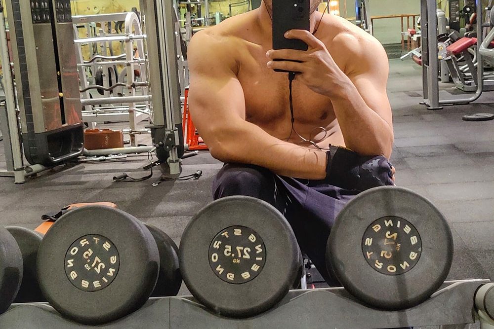 Allu Hero Flaunts His Toned Upper Body